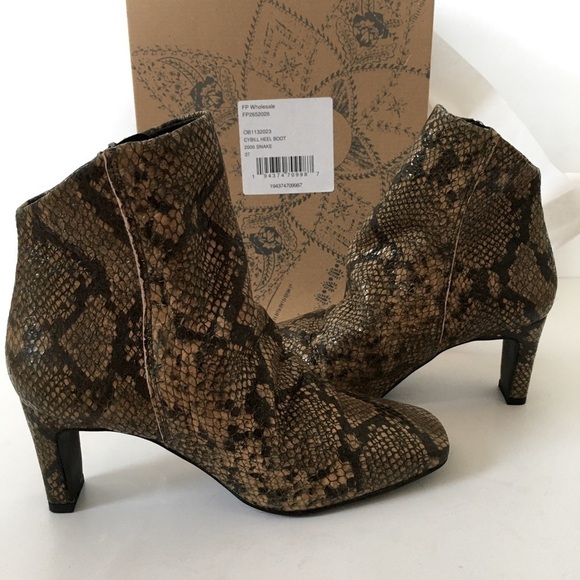 Free People Cybill Heel Brown Leather Ankle Boot - Picture 14 of 15